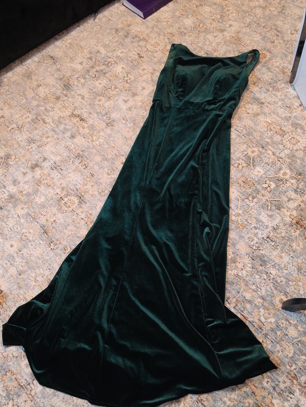 Classic Emerald Green Velvet Sheath Dress - Picture 5 of 8